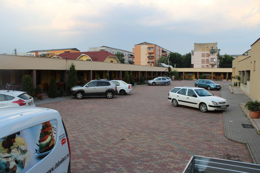 Motel Select ซาตูมาเร ภายนอก รูปภาพ